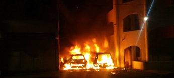 #LORETO | Se desató un incendio de dos vehículos la madrugada de ayer.- Noticias La Paz