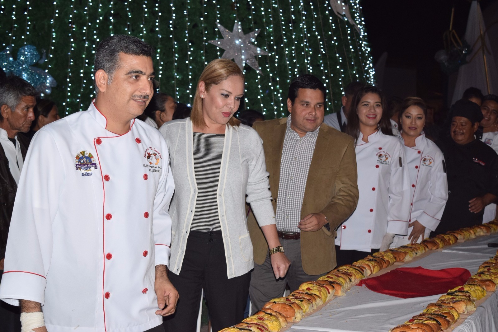 #LOSCABOS | Fabricaron la rosca de Reyes mas grande de BCS.- Noticias La Paz