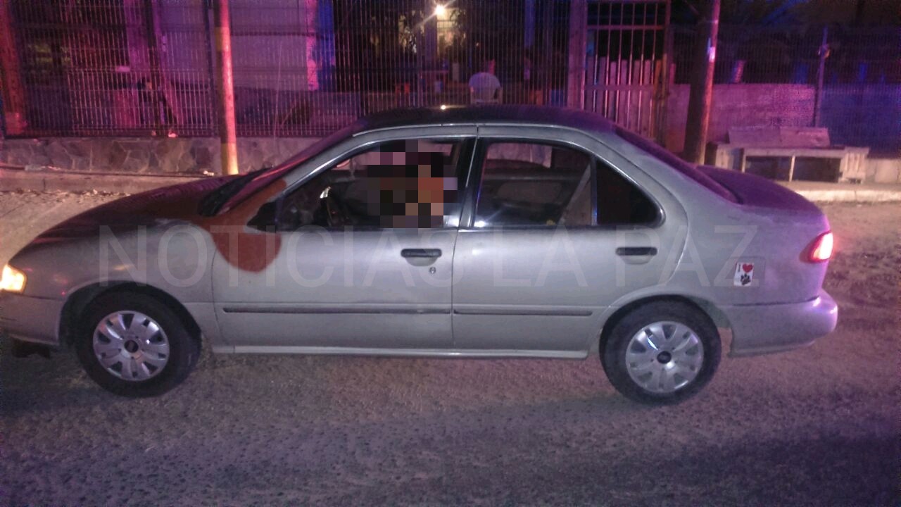 ¡Dos mujeres ejecutadas abordo de un vehículo en San José del Cabo!