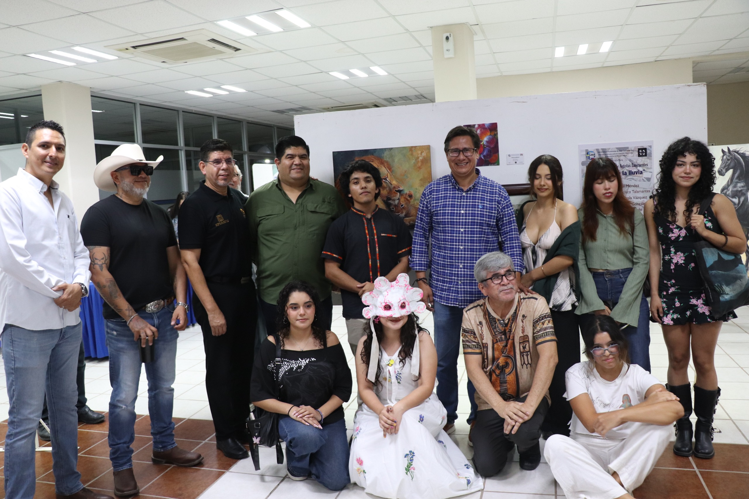 Exposición “Después de la lluvia” reúne a 16 artistas emergentes en la UABCS