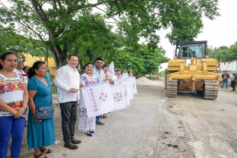 Inician camino de 11.2 millones de pesos entre Tixkochoh y Teya