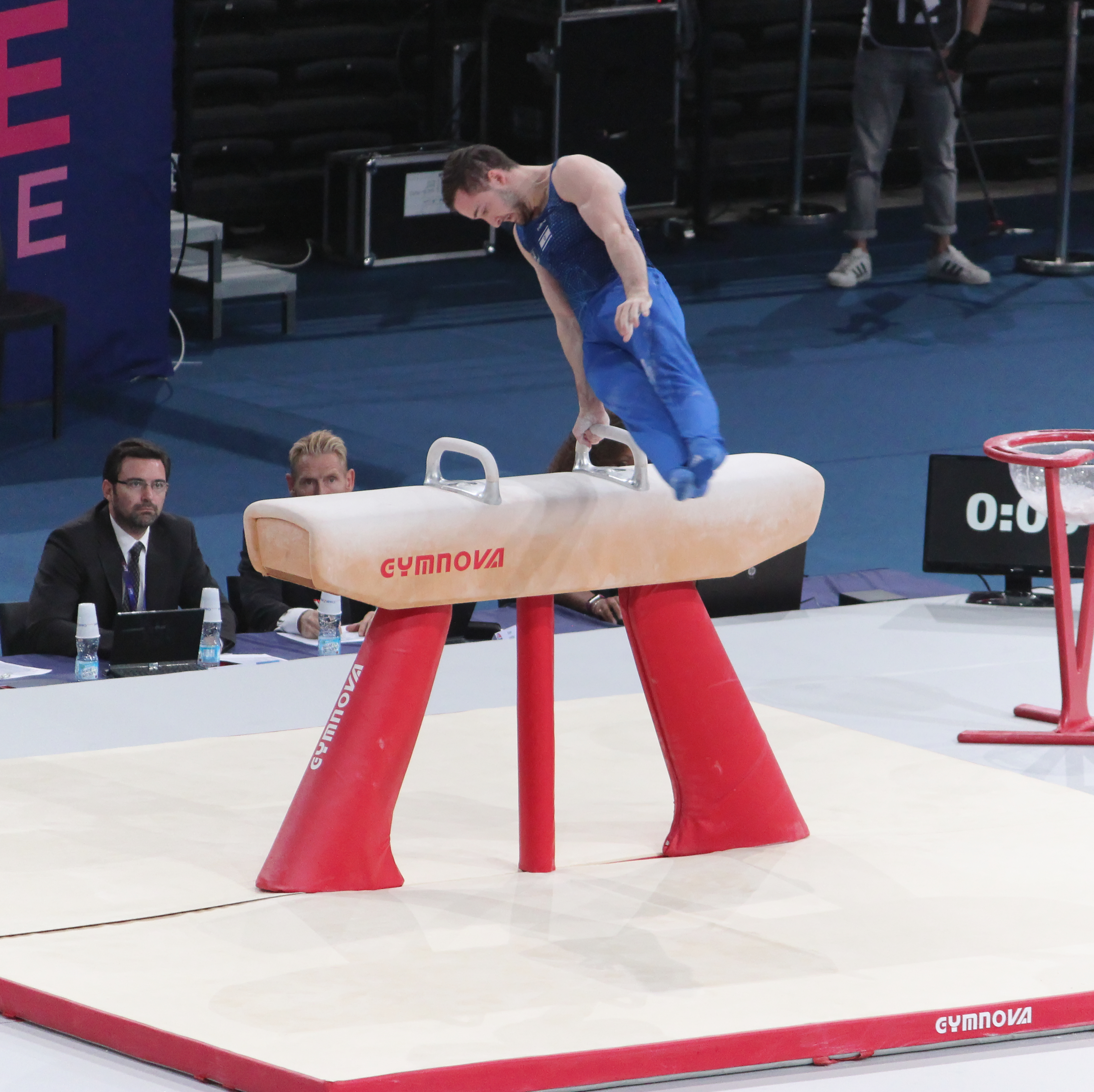 Artem Dolgopyat en caballo con arcos durante los Internationaux de France de 2018. Archivo; no corresponde al Mundial de 2026.