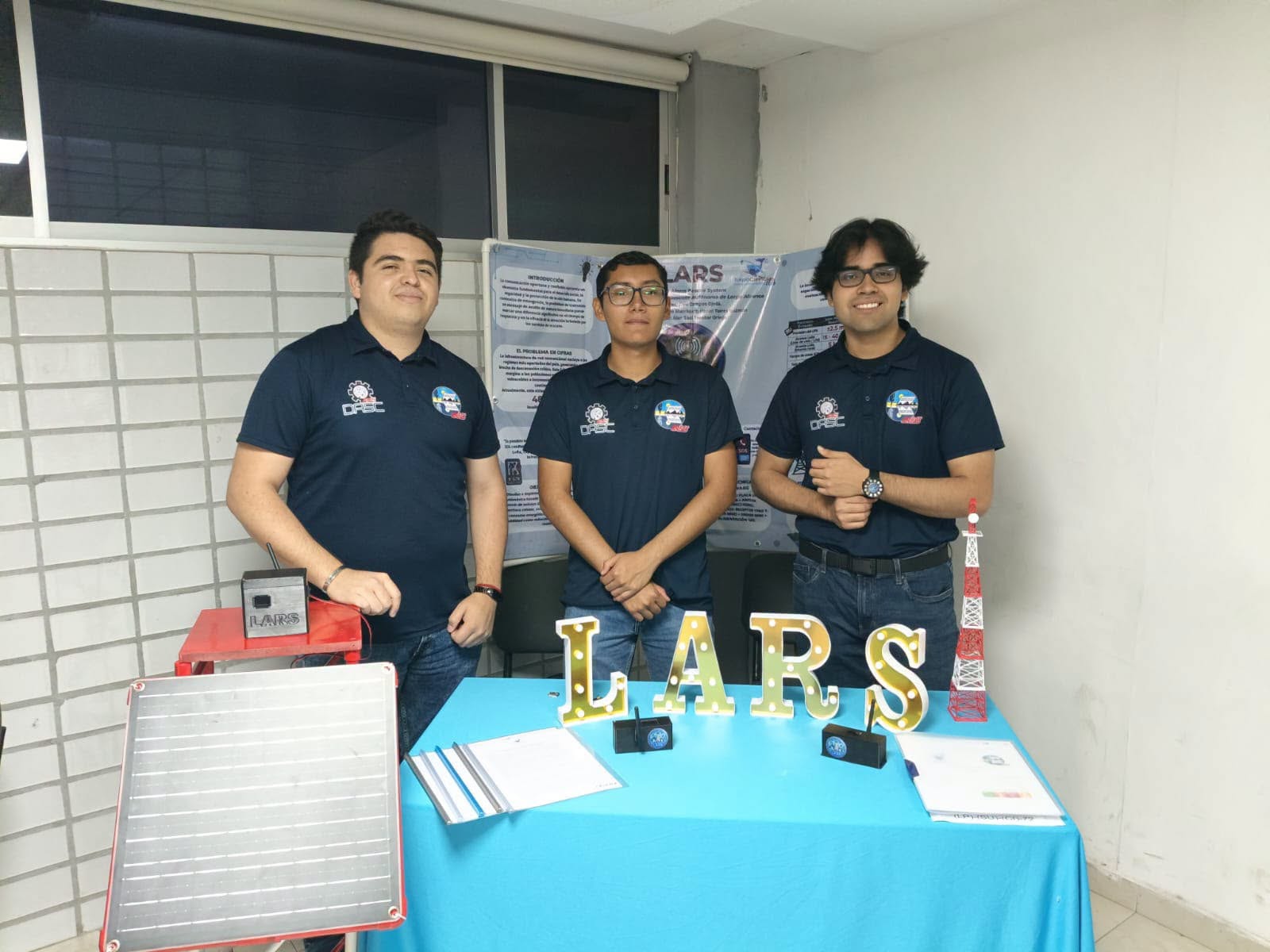 Estudiantes de la UABCS participantes en la FEMECI