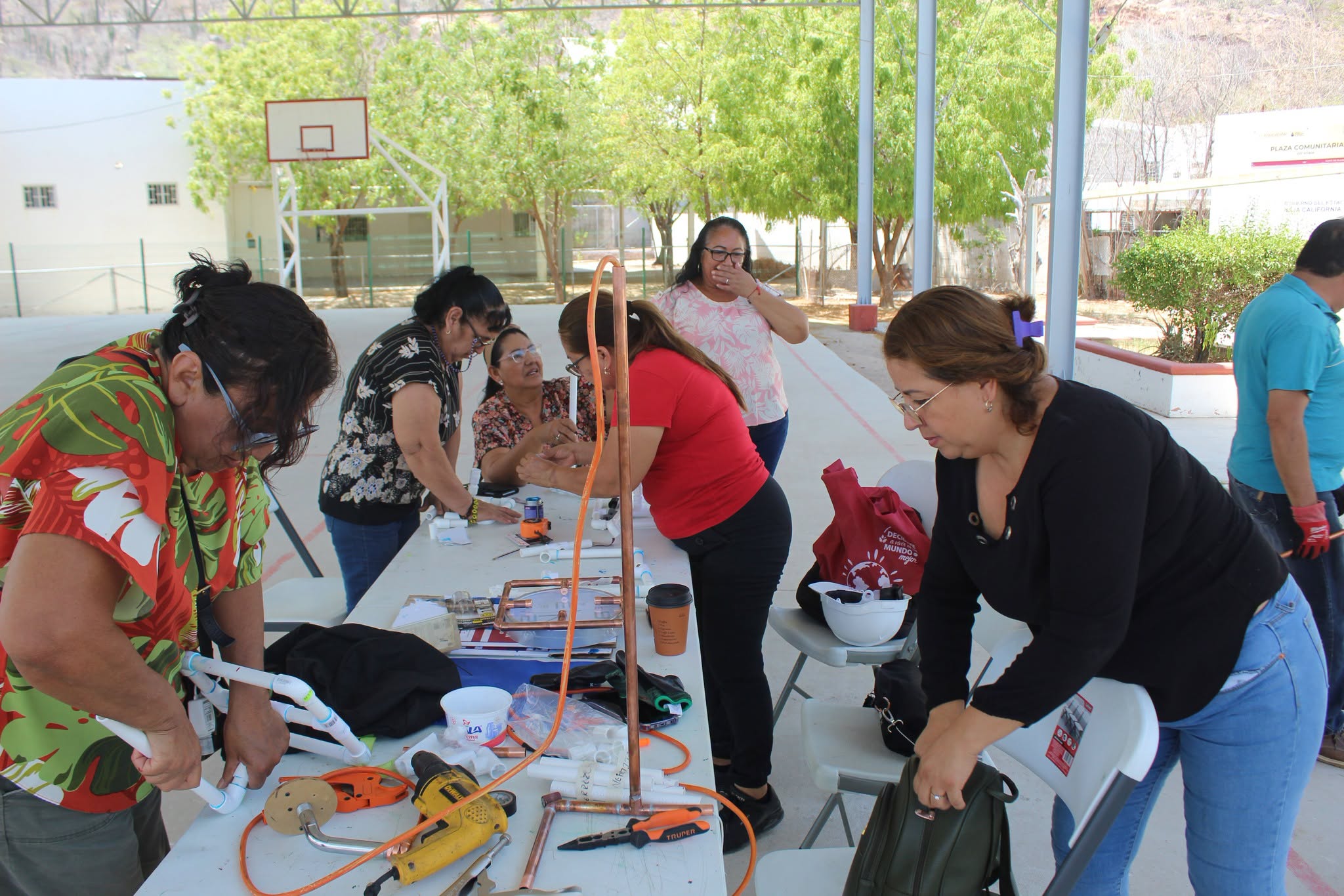 Participantes en capacitación de oficios