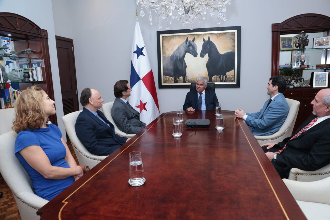Panamá propone a Tulane abrir un centro de estudios marítimos y logística