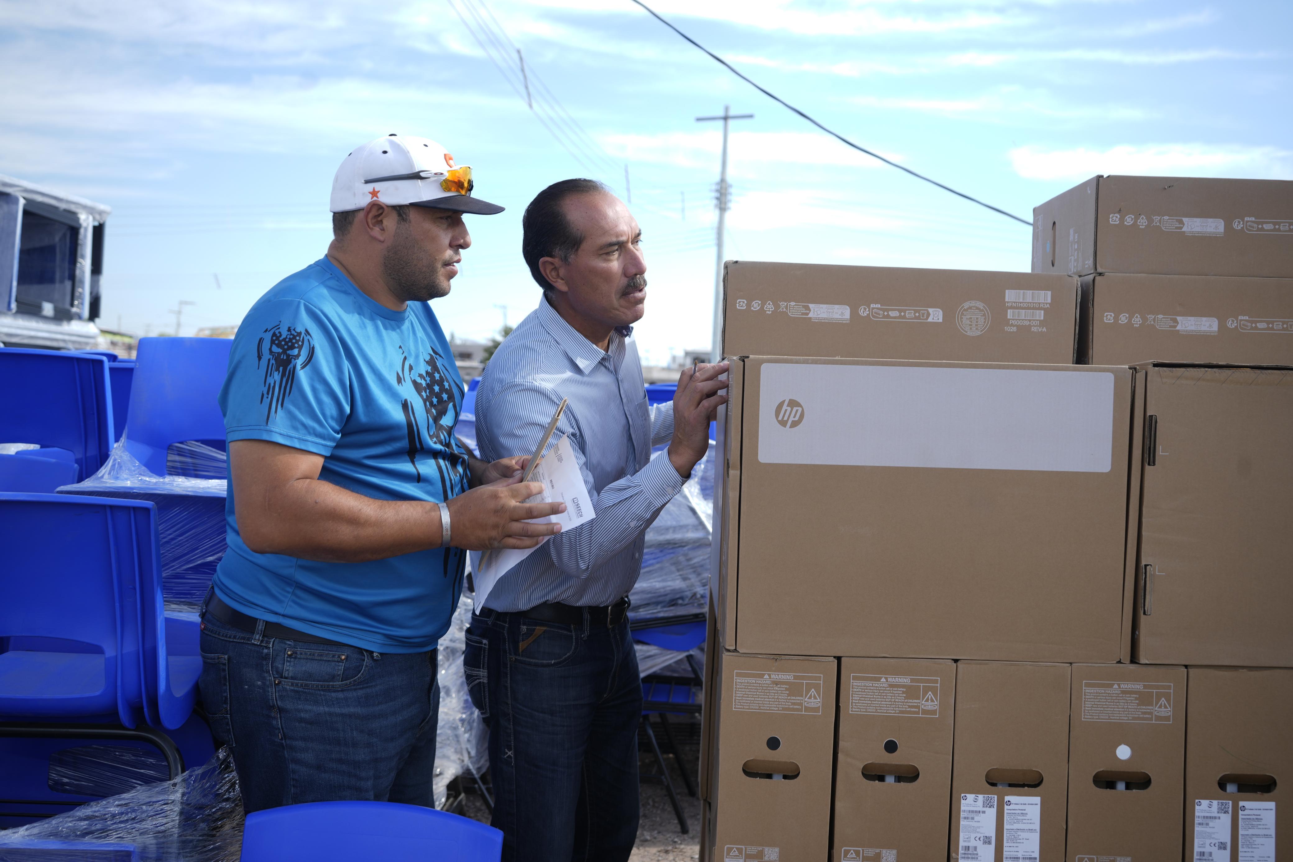 Escuelas de Camargo, La Cruz y San Francisco de Conchos reciben apoyos por dos millones