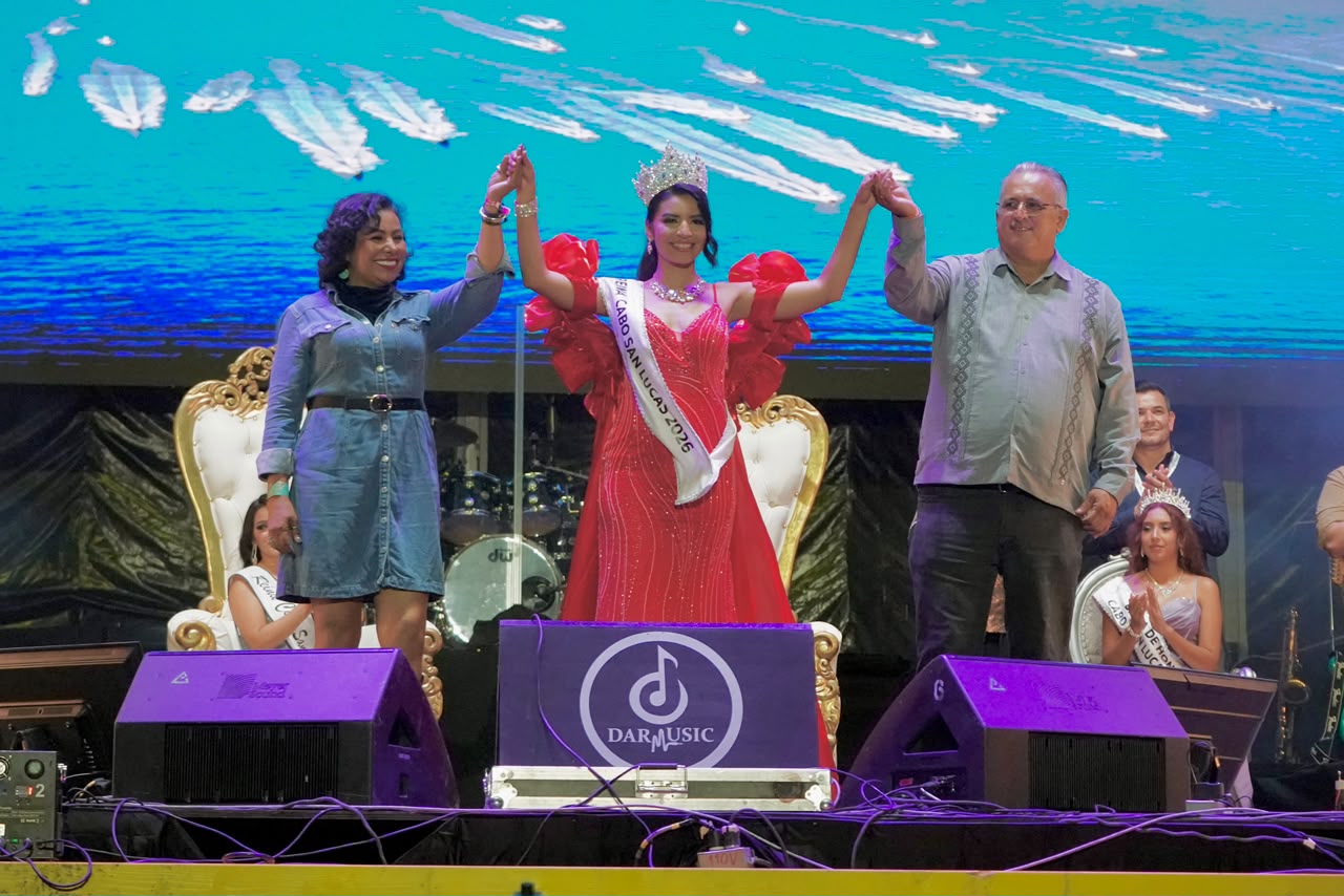 Coronan a Ana Daniela y arrancan las Fiestas Tradicionales de Cabo San Lucas 2026