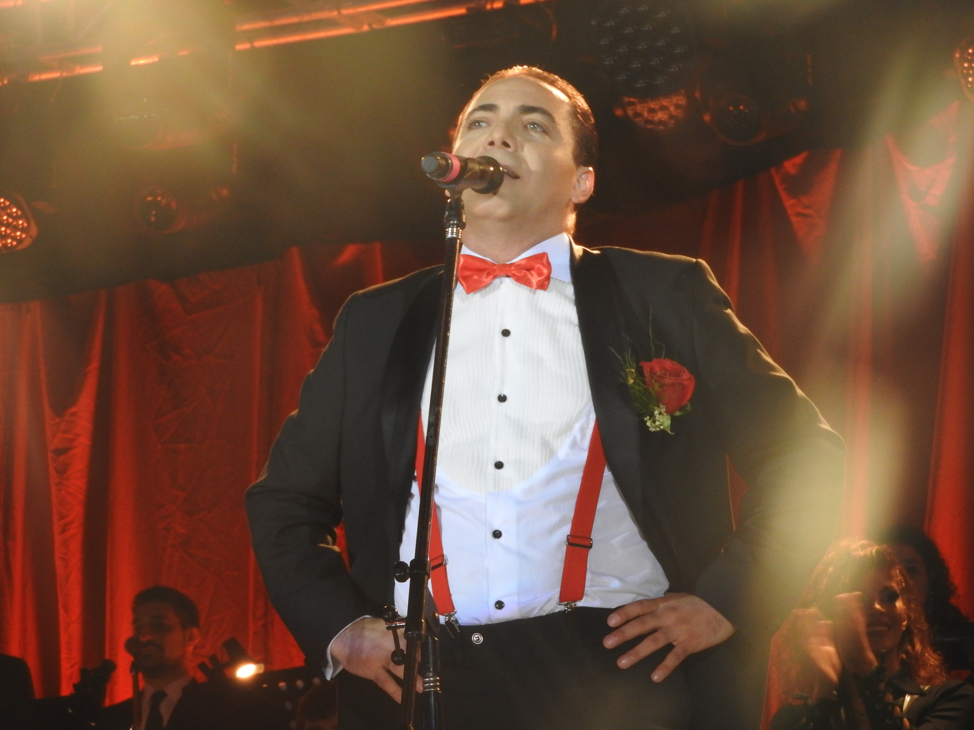 Cristian Castro invita a “Chicharito” a cantar “Volcán” y comparte el encuentro
