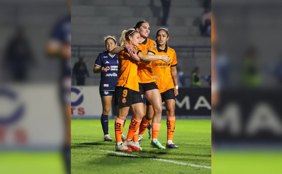 Toluca Femenil; fotografía difundida por @TolucaFemenil, vía La Jornada.
