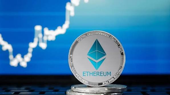 Ethereum rebota tras la caída del 12 de octubre; la recuperación aún no confirma un cambio de tendencia