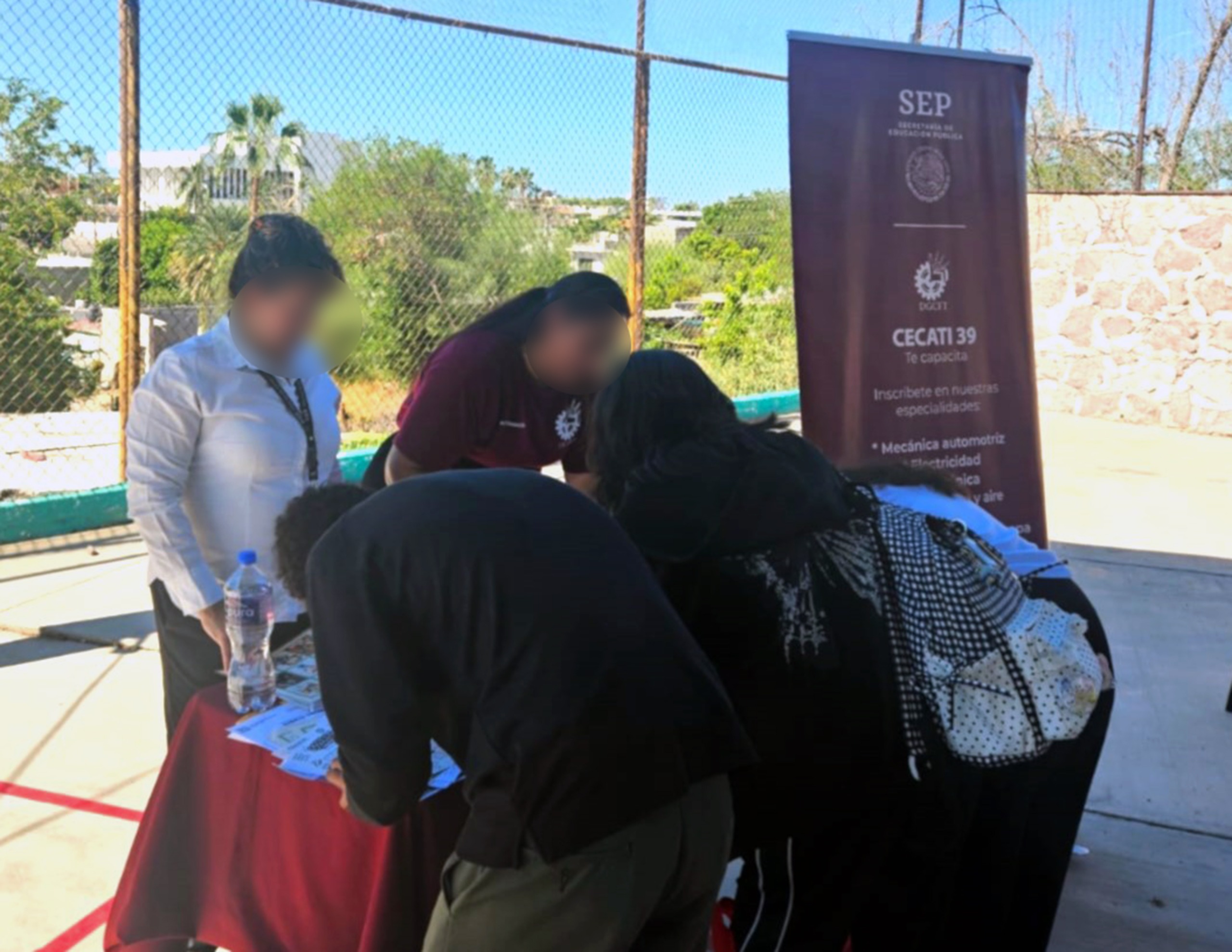 FGR lleva prevención de la violencia a estudiantes del COBACH en Esterito