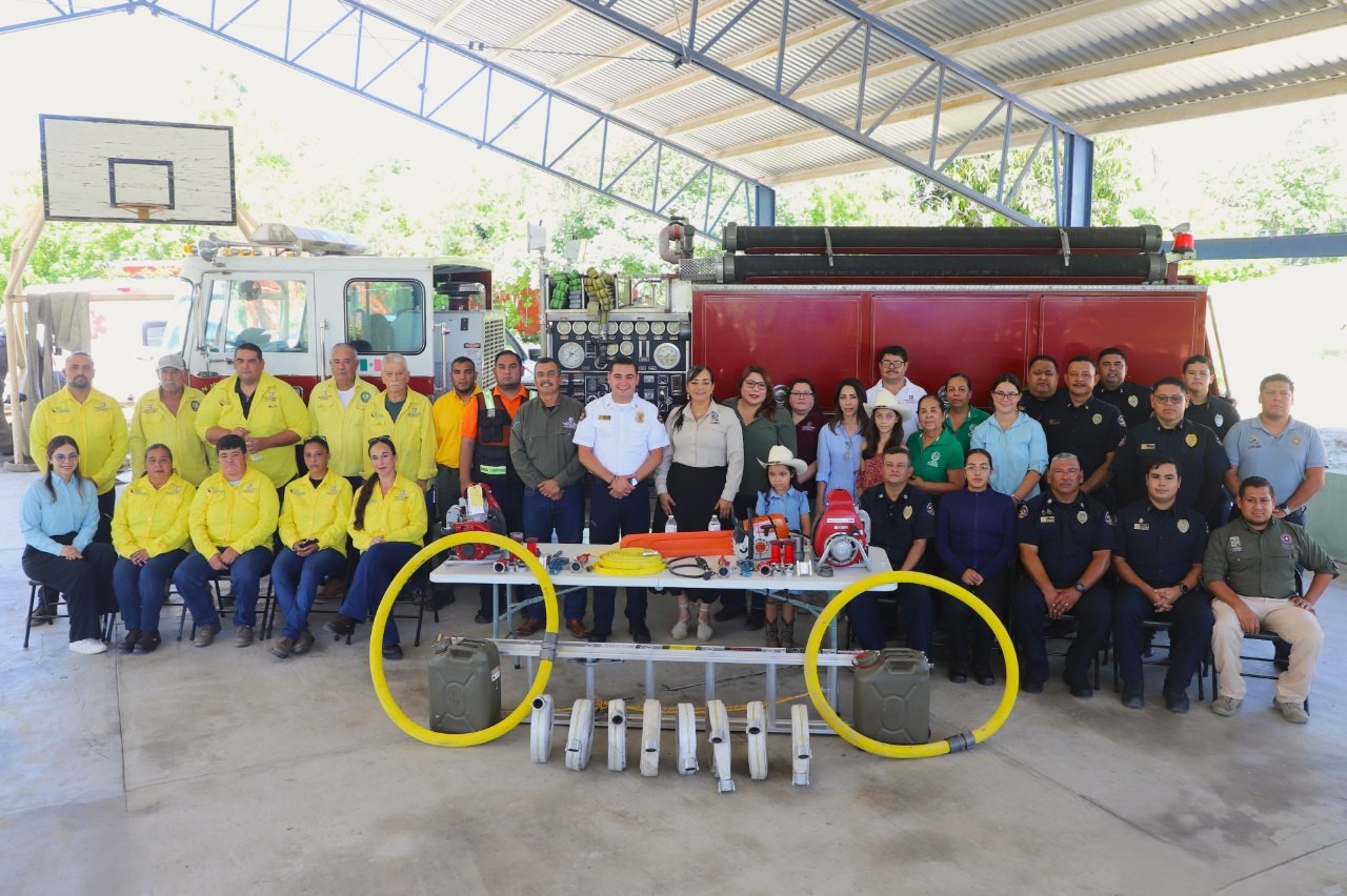 Entregan equipo a brigadas contra incendios forestales en Santiago y Los Comondú