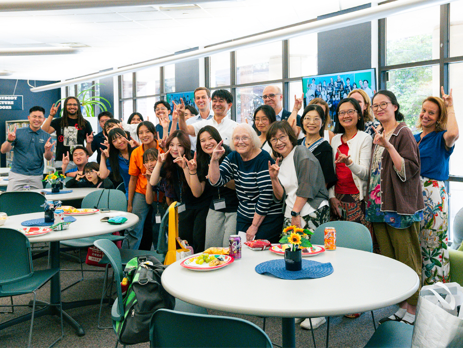 Kyoto Koka University participants with University of Nevada, Reno faculty, staff and students