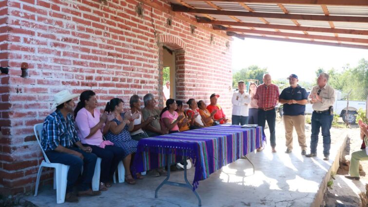 Recorrido de Víctor Castro por comunidades rurales de La Paz